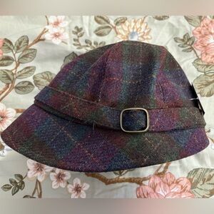 Mucros Weavers 100% wool flapper hat.